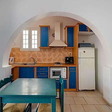 Bofor & 2* Serifos Town